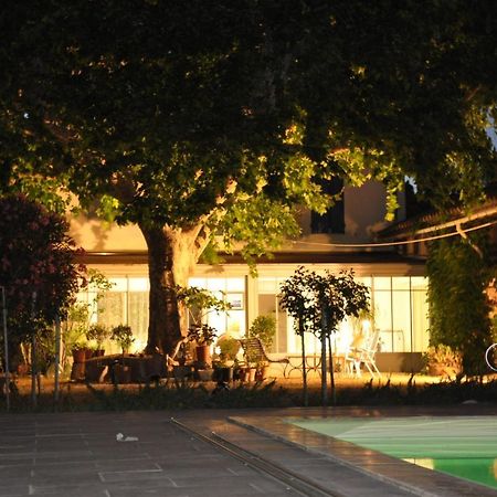 La Ferme De Tonton Jules Et Mame Julia Bed & Breakfast Entraigues-sur-la-Sorgue Exterior photo