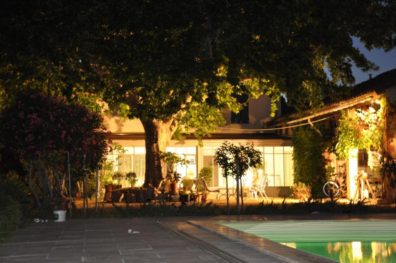 La Ferme De Tonton Jules Et Mame Julia Bed & Breakfast Entraigues-sur-la-Sorgue Exterior photo