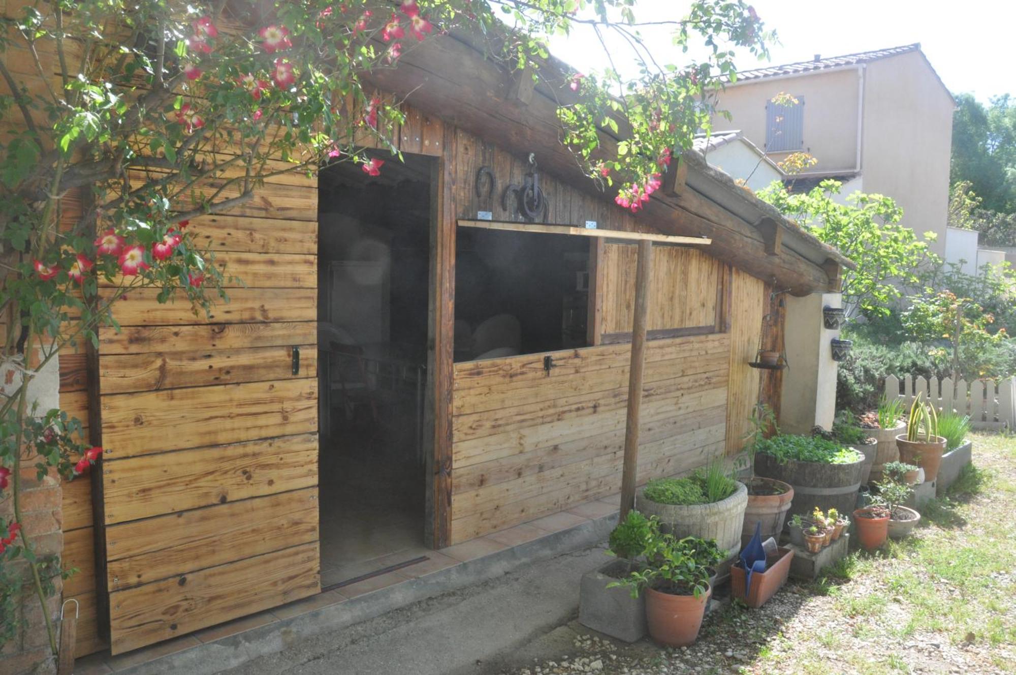 La Ferme De Tonton Jules Et Mame Julia Bed & Breakfast Entraigues-sur-la-Sorgue Exterior photo